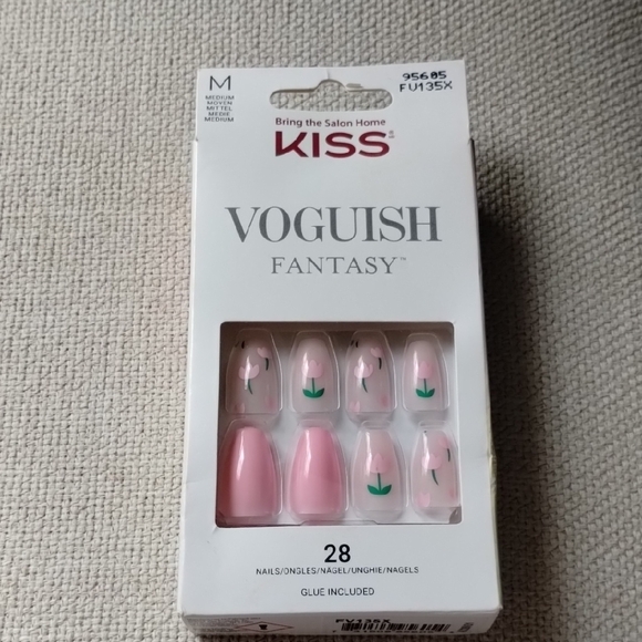 KISS Vogueish Fantasy Pink Press-On Nails - Picture 4 of 5